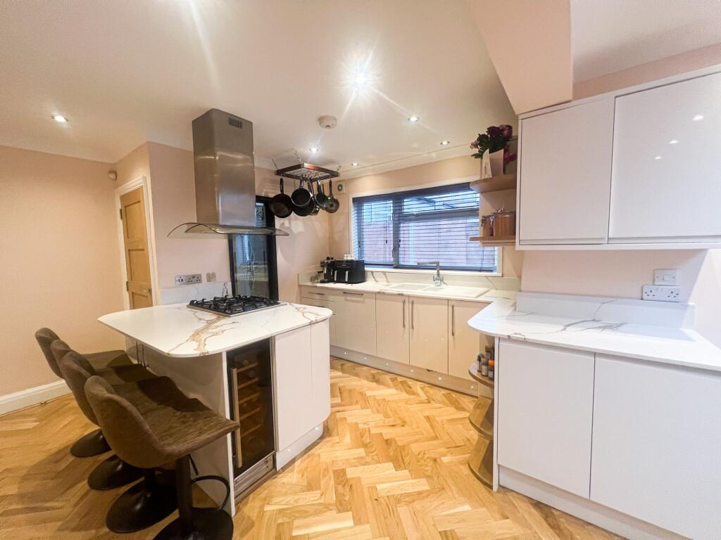 St. Barnabas Rd IG8