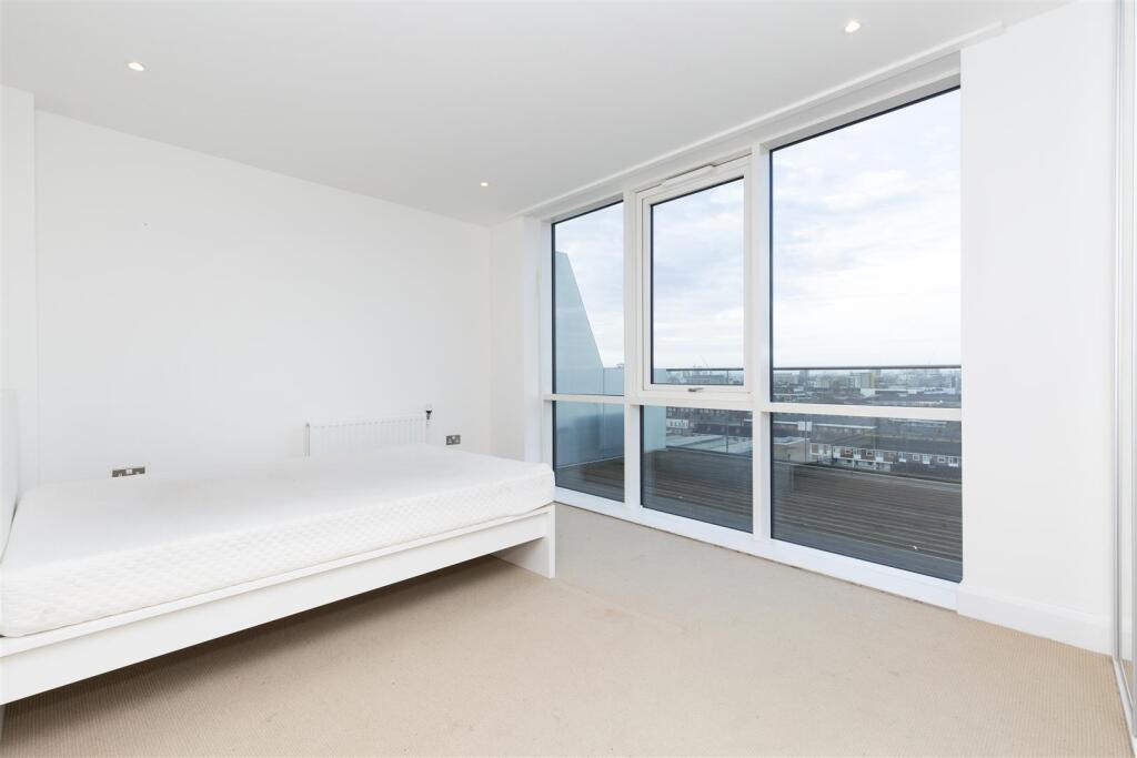 801 Grenfell Court- 8.jpg