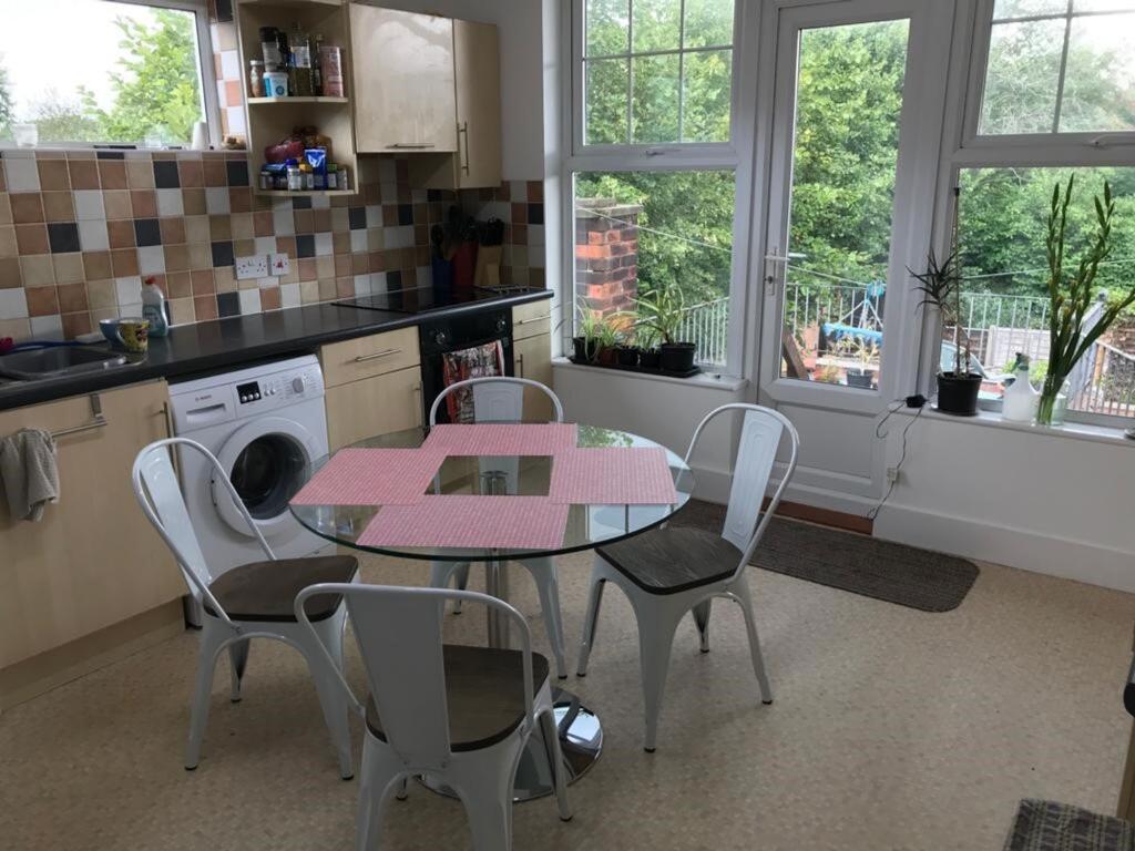 Flat 2 Kitchen