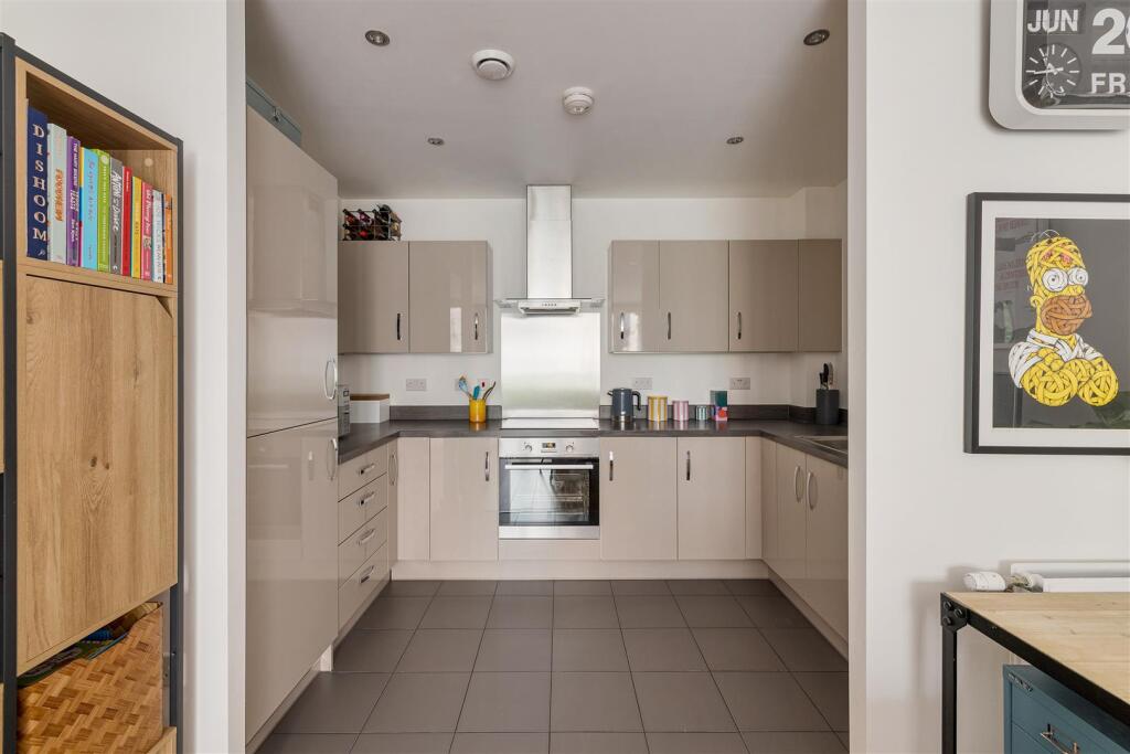 Laburnum Street, E2