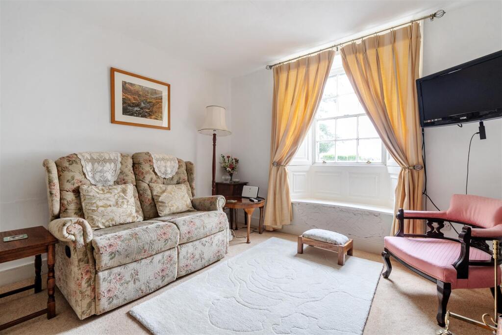 SITTING ROOM