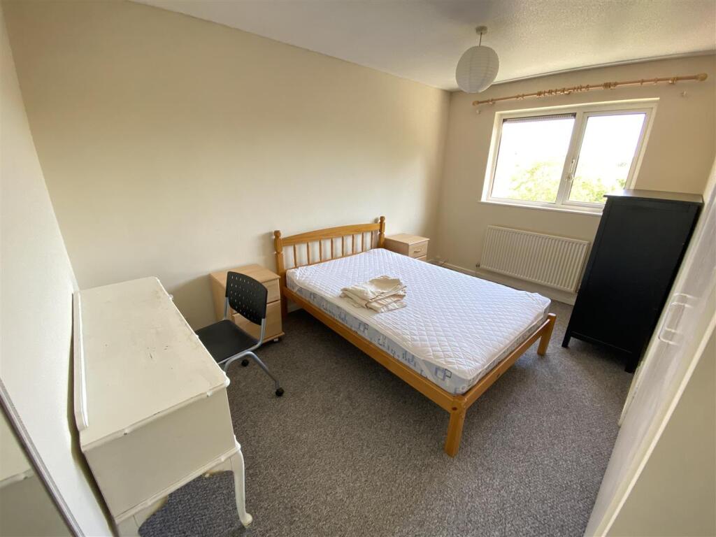 BED22020.JPG