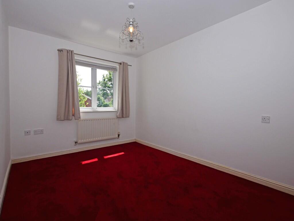 39 MOATHOUSE WAY ...