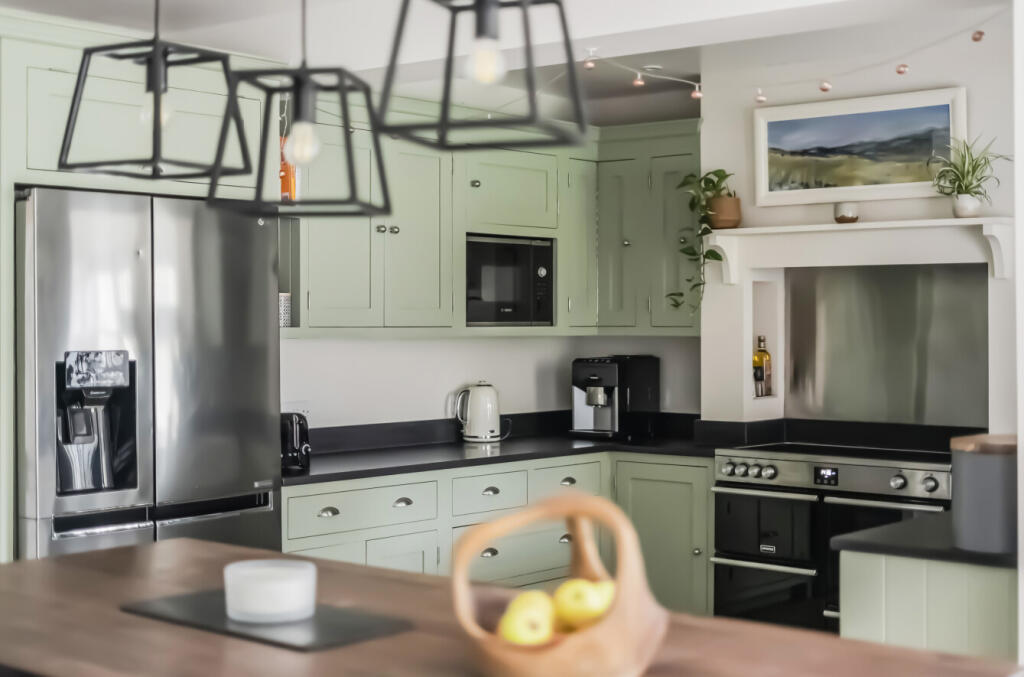 1383590-8-6924882...