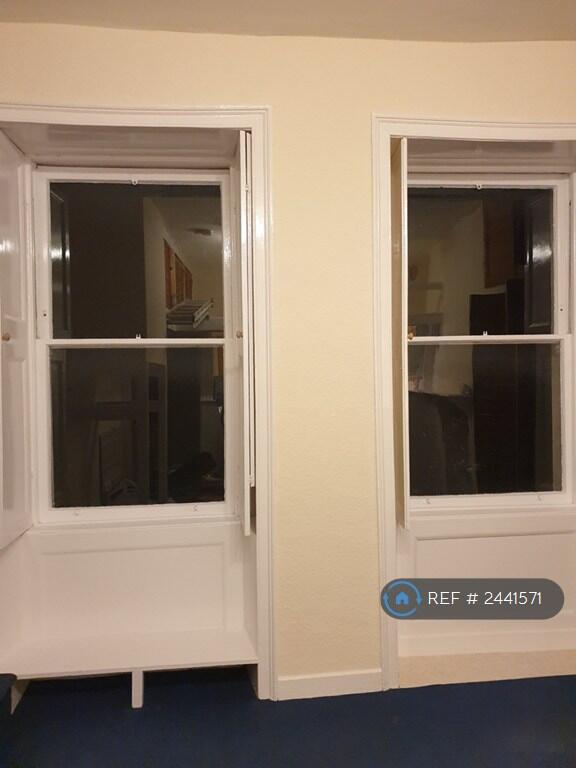 Large Sash Windows Give Plenty Of Light