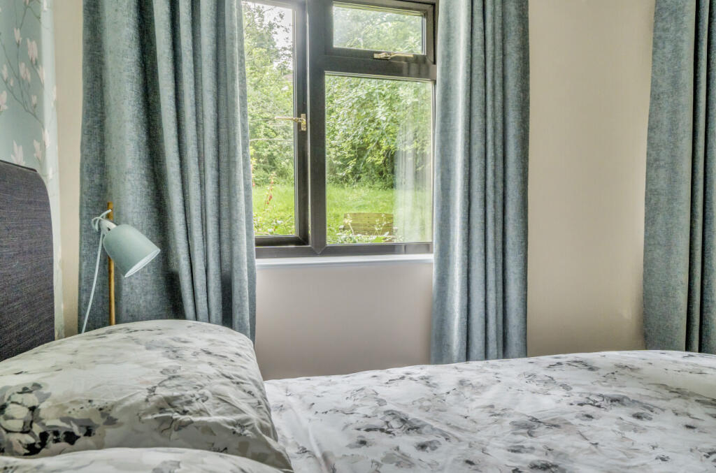 1301328-25-6847ff...