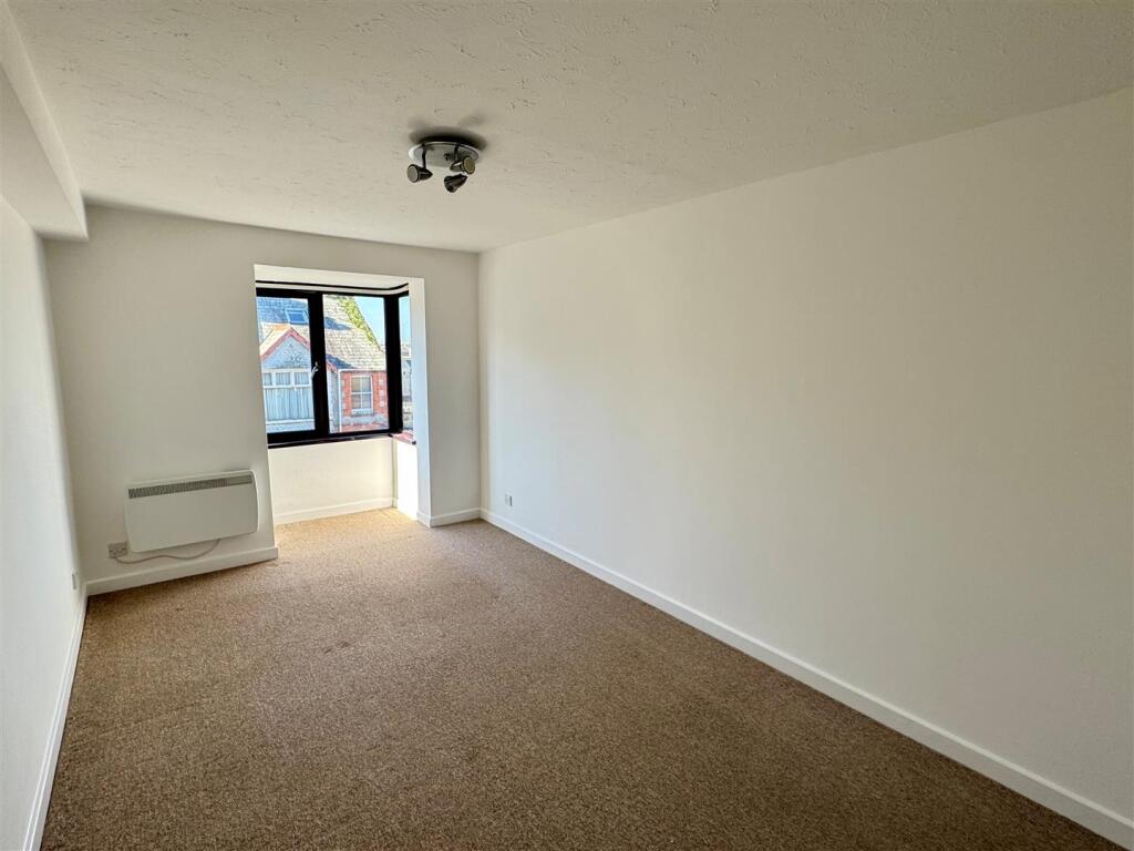 8 Jenkins Court Bedroom 1