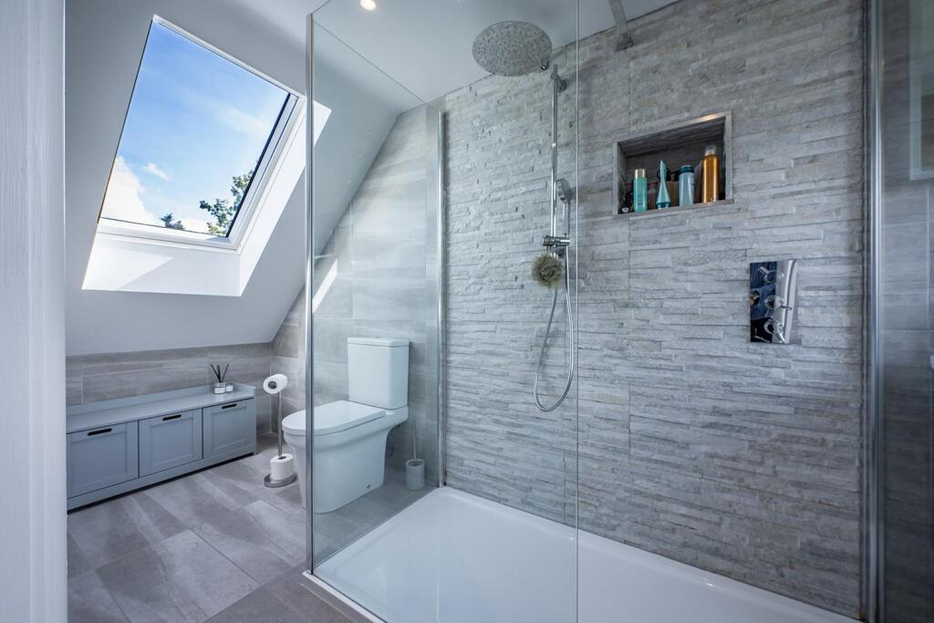 En-suite 1