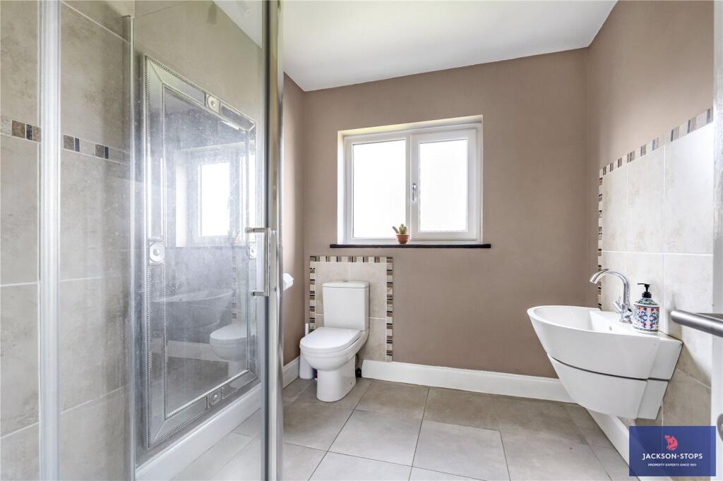 Bedroom 1 Ensuite
