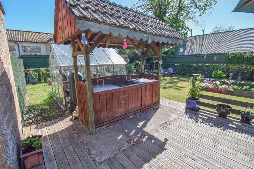 PATIO AREA (2)-2.jpg