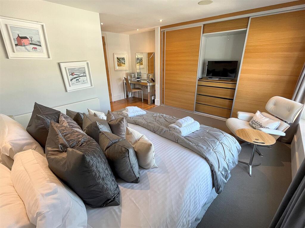 Bedroom One.jpg