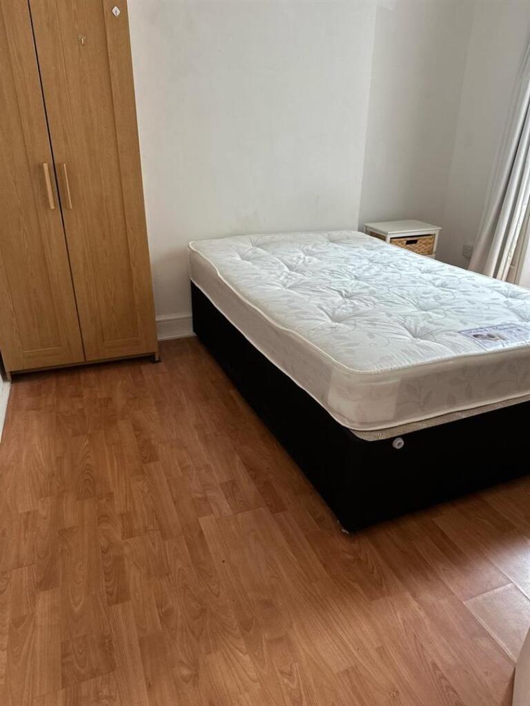 07-Bedroom_4-0001.jpg