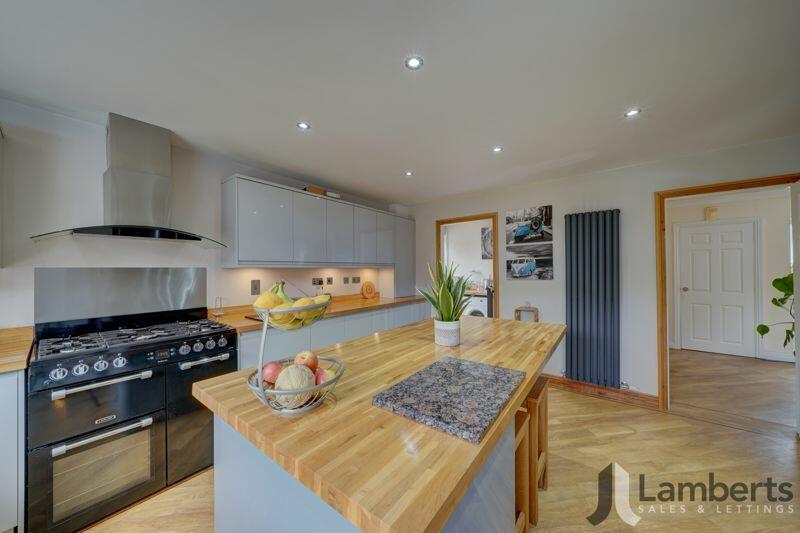 Kitchen/Breakfast Room