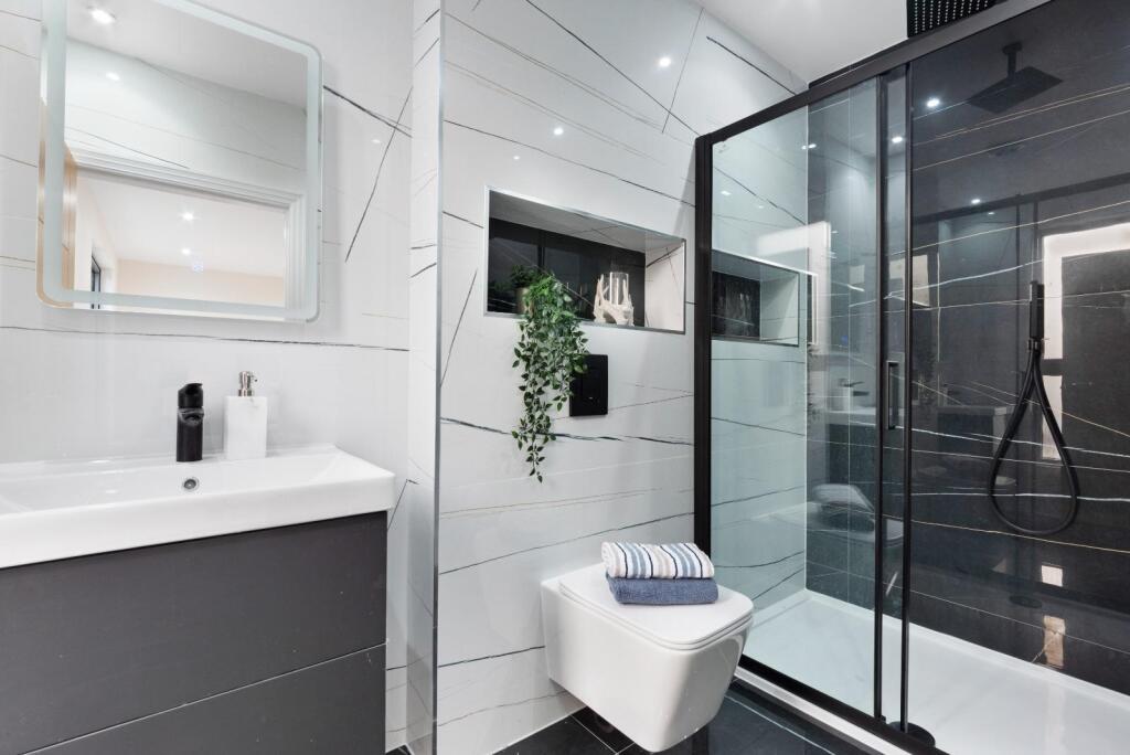 de139e73-4965-4db3-b9b9-8884e987f7a1.jpg