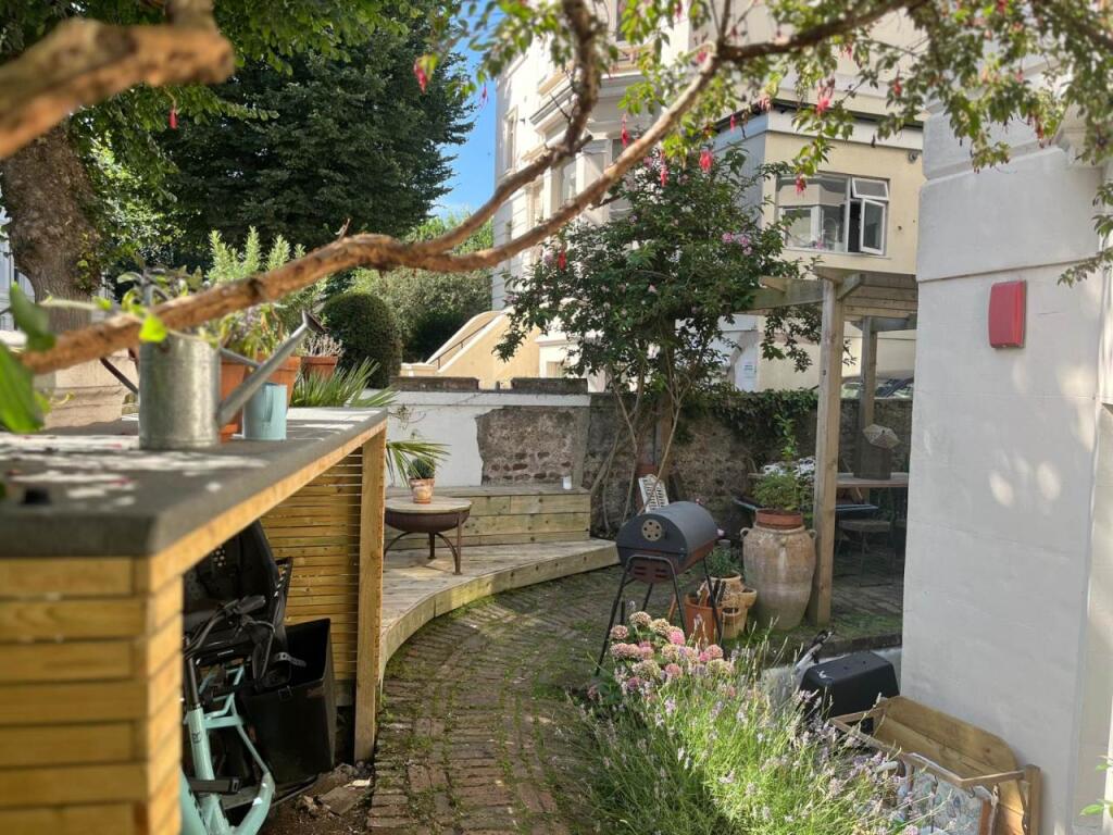 Garden 2 