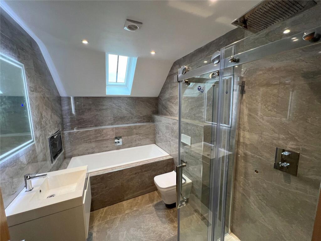 4 Piece Fam Bathroom