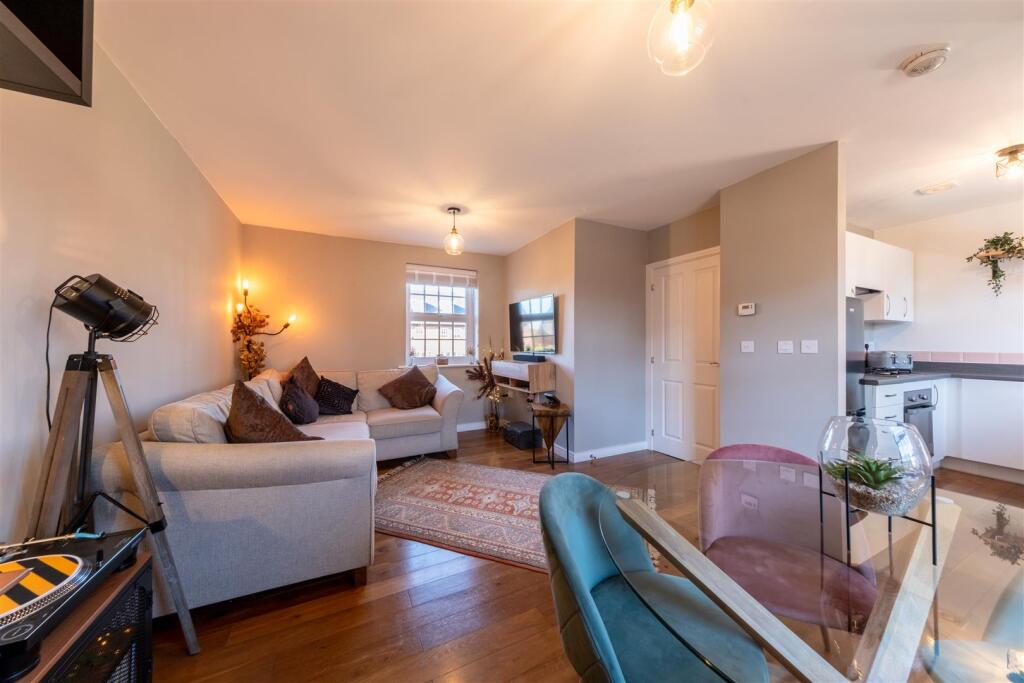 49 Hazelhurst Way-008.jpg