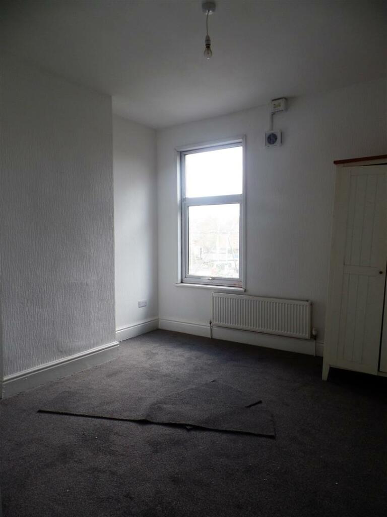 127 Richmond St - Rear bedroom .jpg