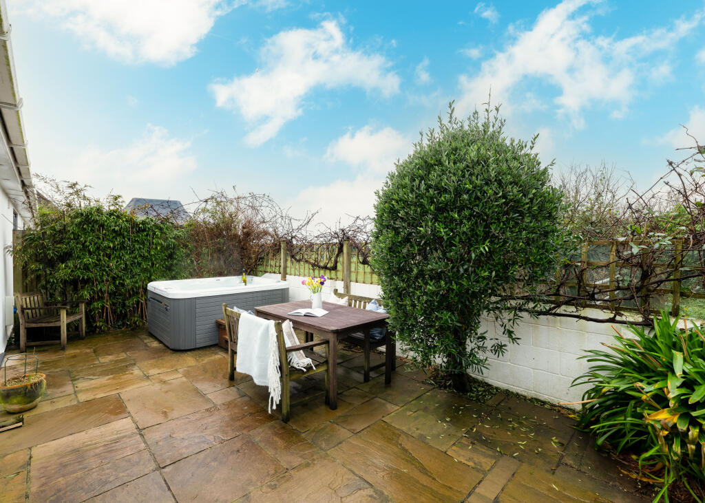 67aa0220becab_Trelawney Court 2-22