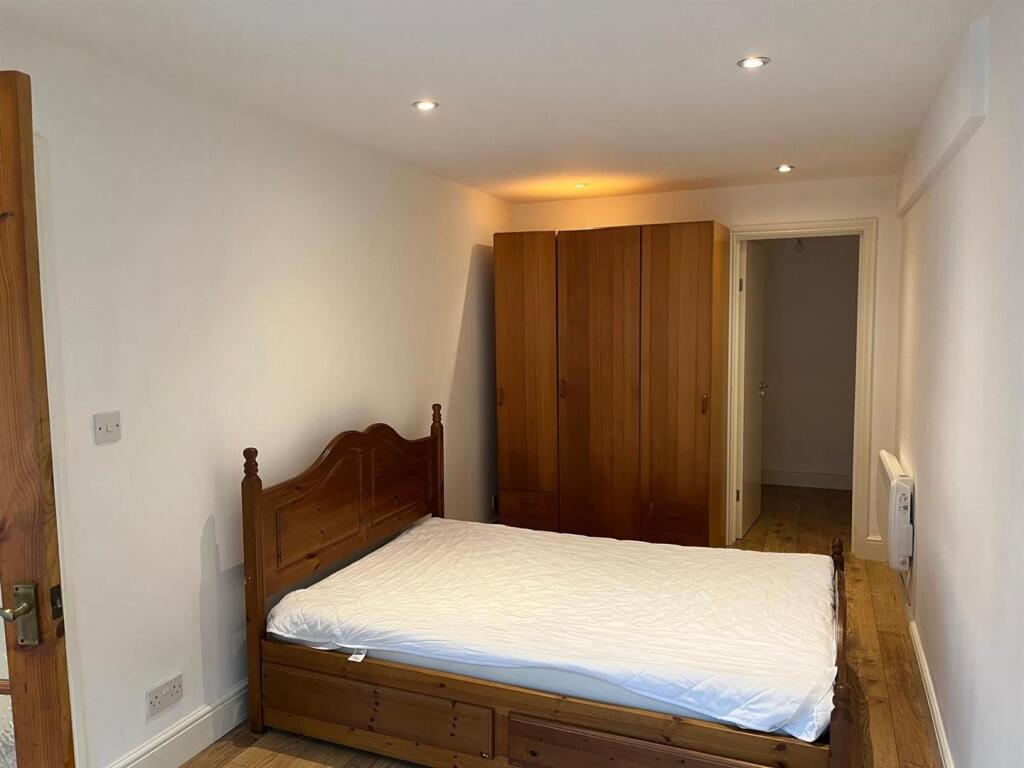 Bedroom.jpg