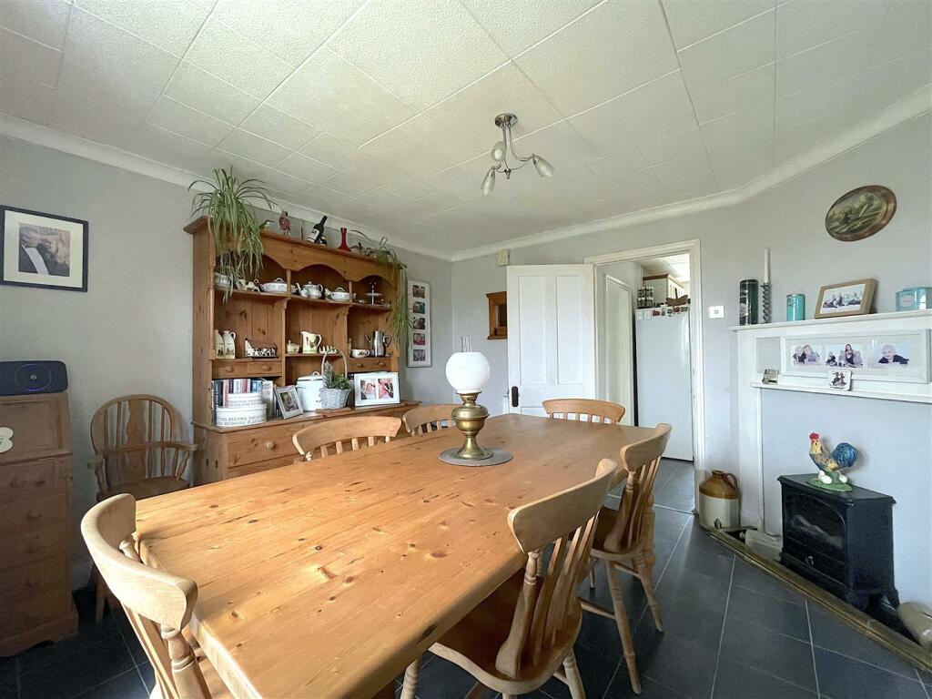 Dining Room (3).jpeg