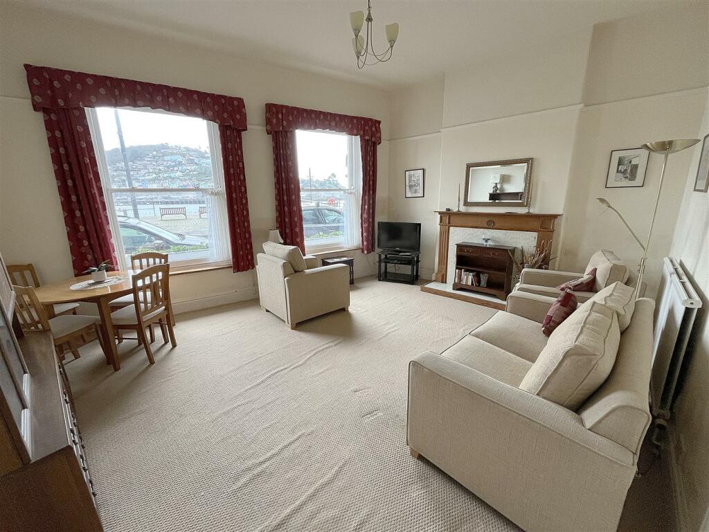 Sitting Room.jpg