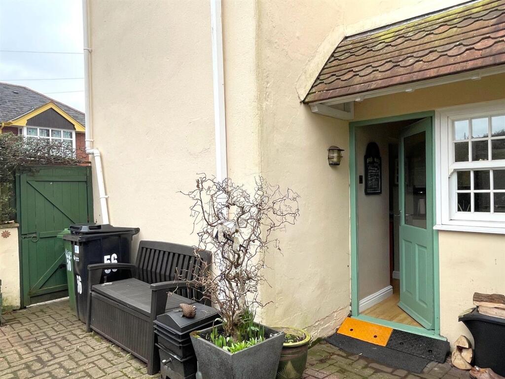 Side Courtyard Garden