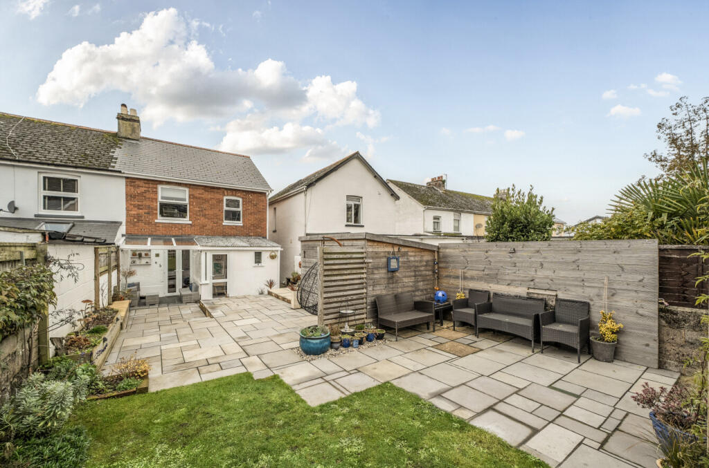 1384885-18-692712...