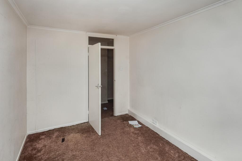 5 Victor Court, Victor Approach, Hornchurch, RM12 4XF