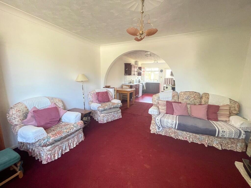 Lounge to Kitchen