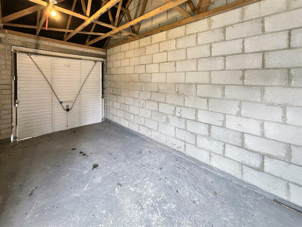 Garage.jpeg