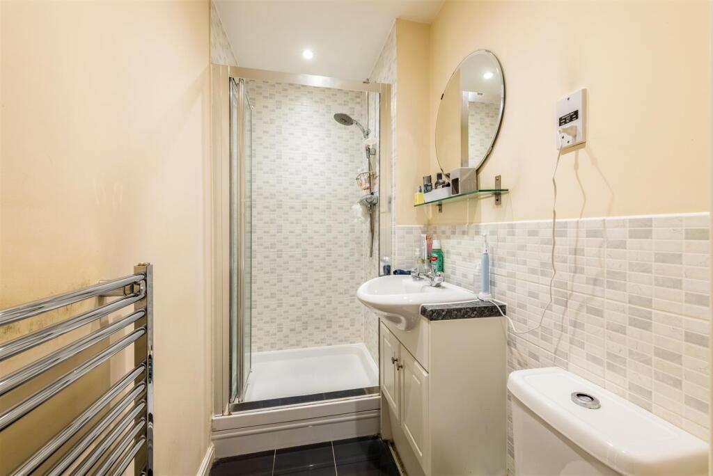 Flat 11 Penzance House-18.jpg