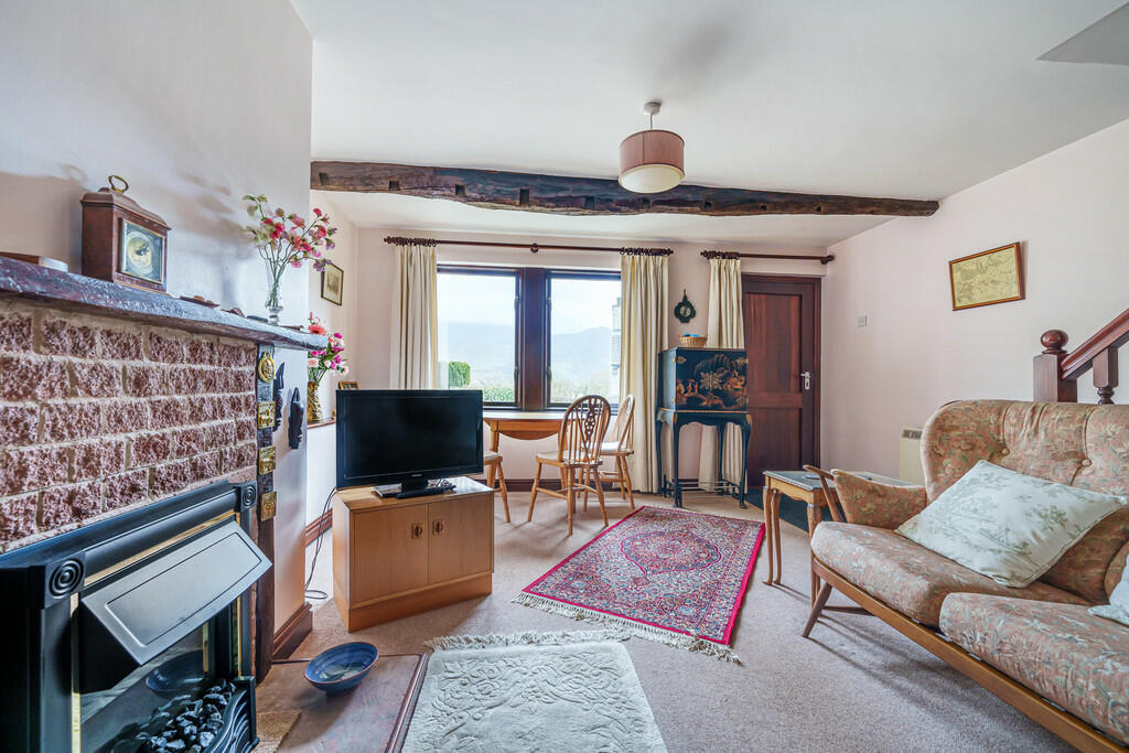 Living / Dining R...