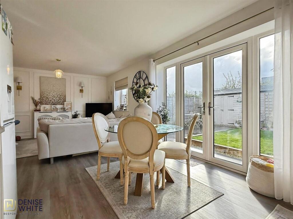 Kitchen Living Area