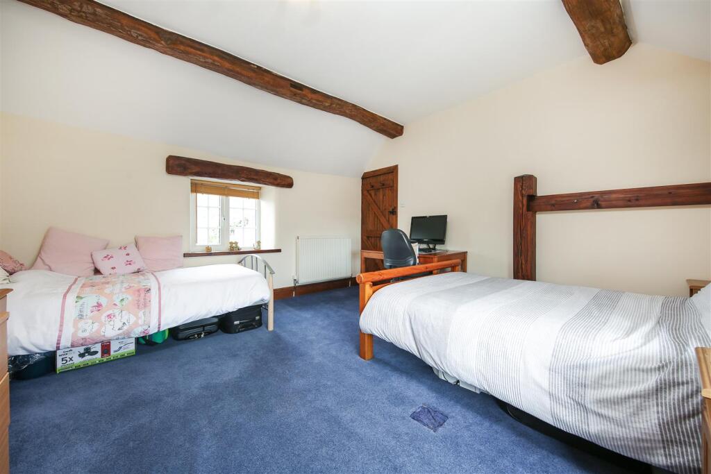 Bed2.2.jpg
