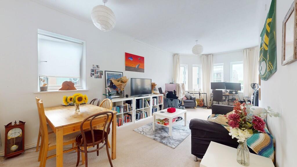 Living room - Ang...