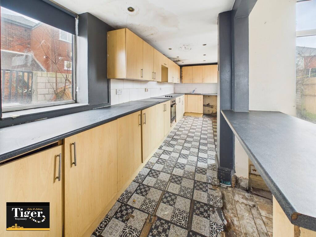 CAM02176G0-PR0782...