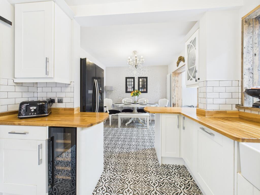 CAM05192G0-PR0090-STILL024