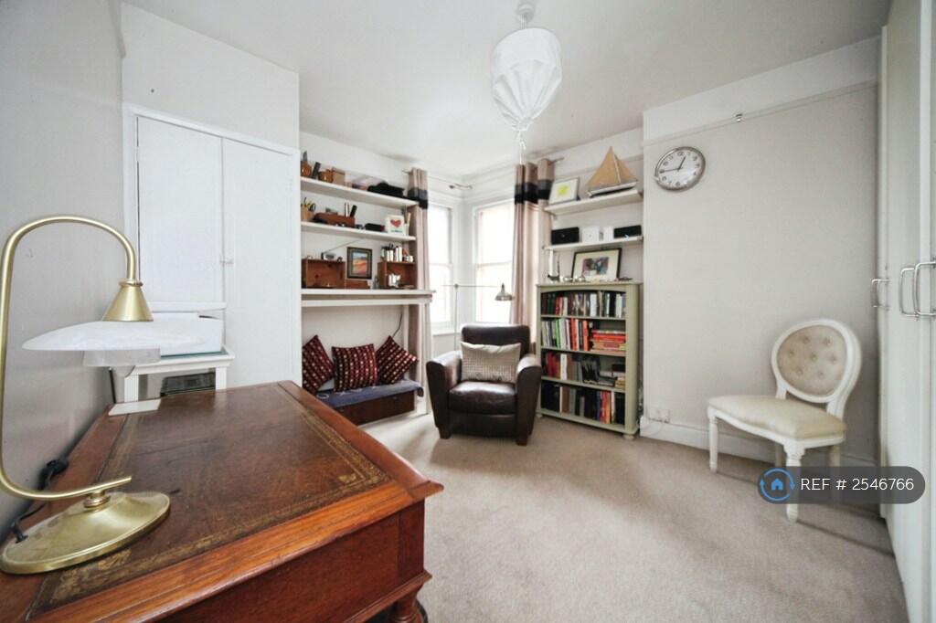 Bedroom/Study