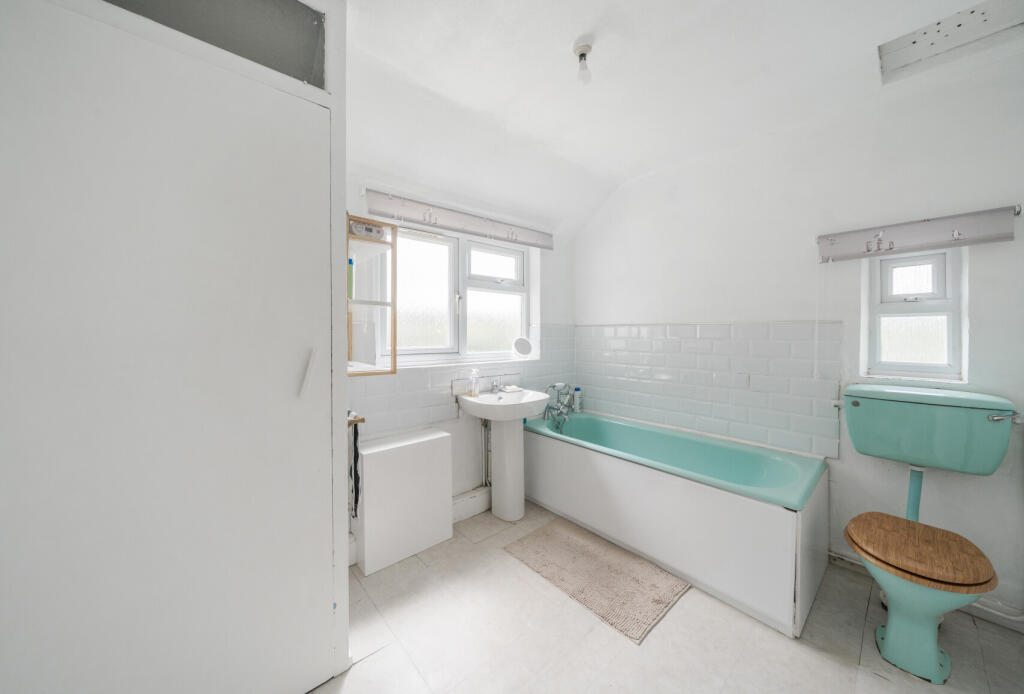 1296561-6-68383fa...