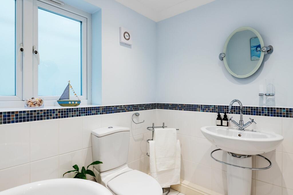 Bathroom_Inglewood_Kingswear
