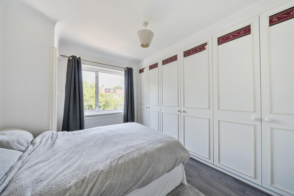 1319852-19-6870f3...