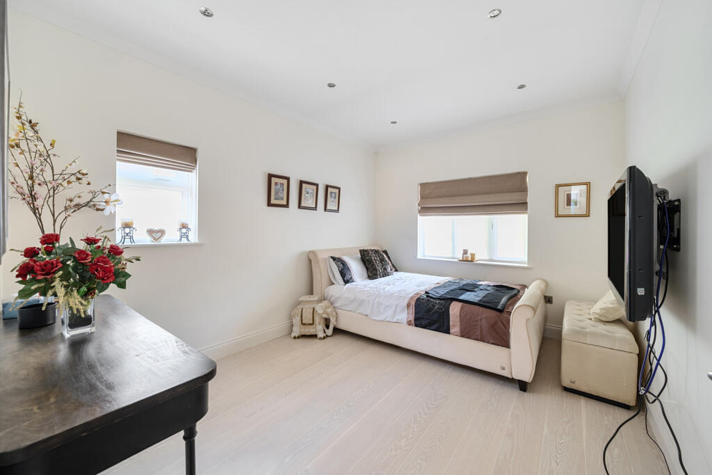 1320482-10-686d3e...