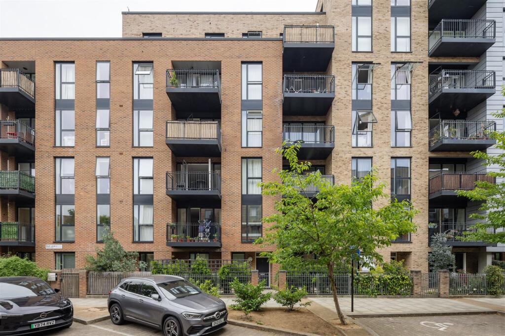 Laburnum Street, E2