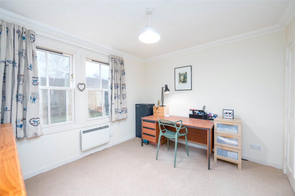 Bedroom/Office