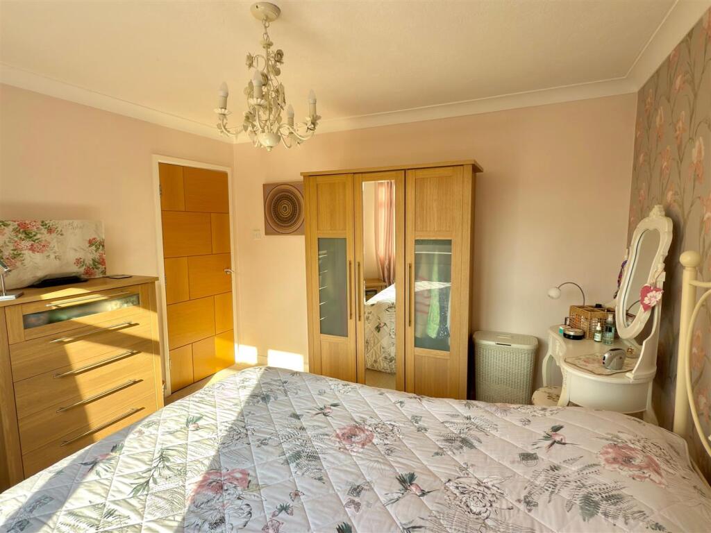 2 BED.jpg