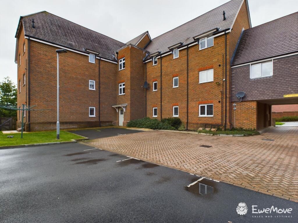 CAM02899G0-PR0040-STILL003