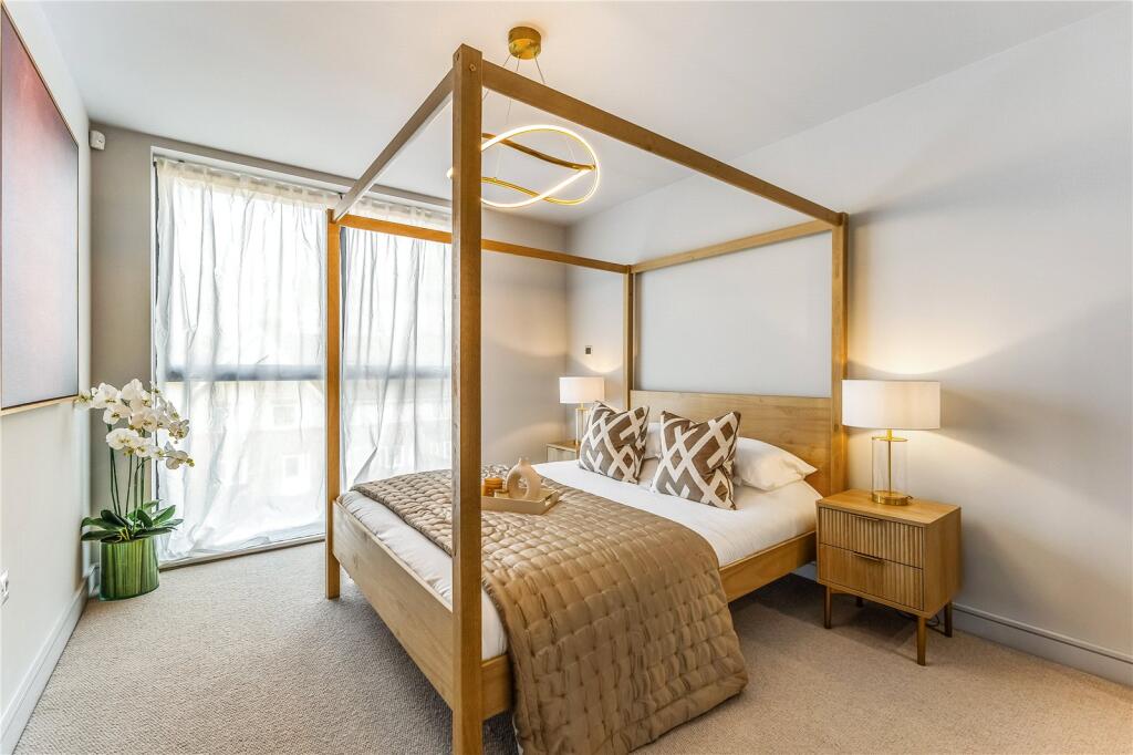 Show Apartment