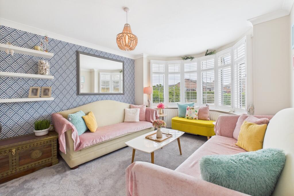 CAM03162G0-PR0284-STILL011