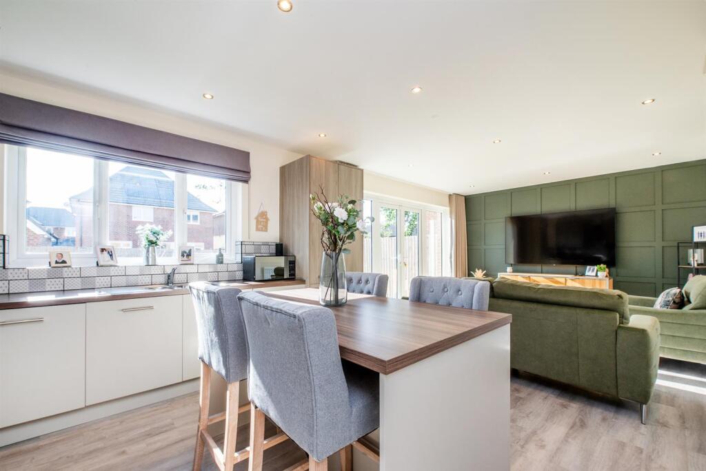 Kitchen/Diner/Family Room